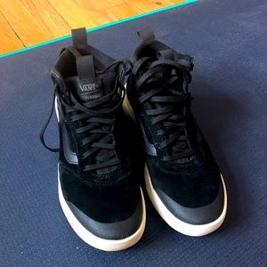 Vans ultra range ultra Cush Black high tops!
